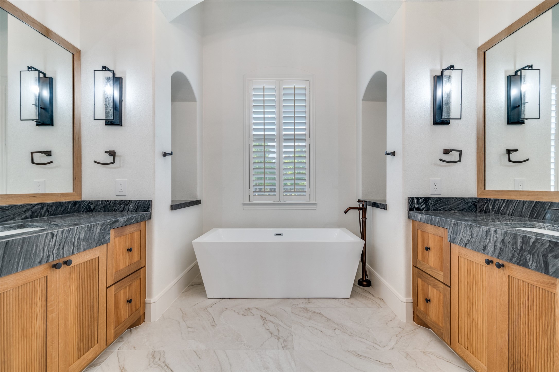 516 Heathland Crossing