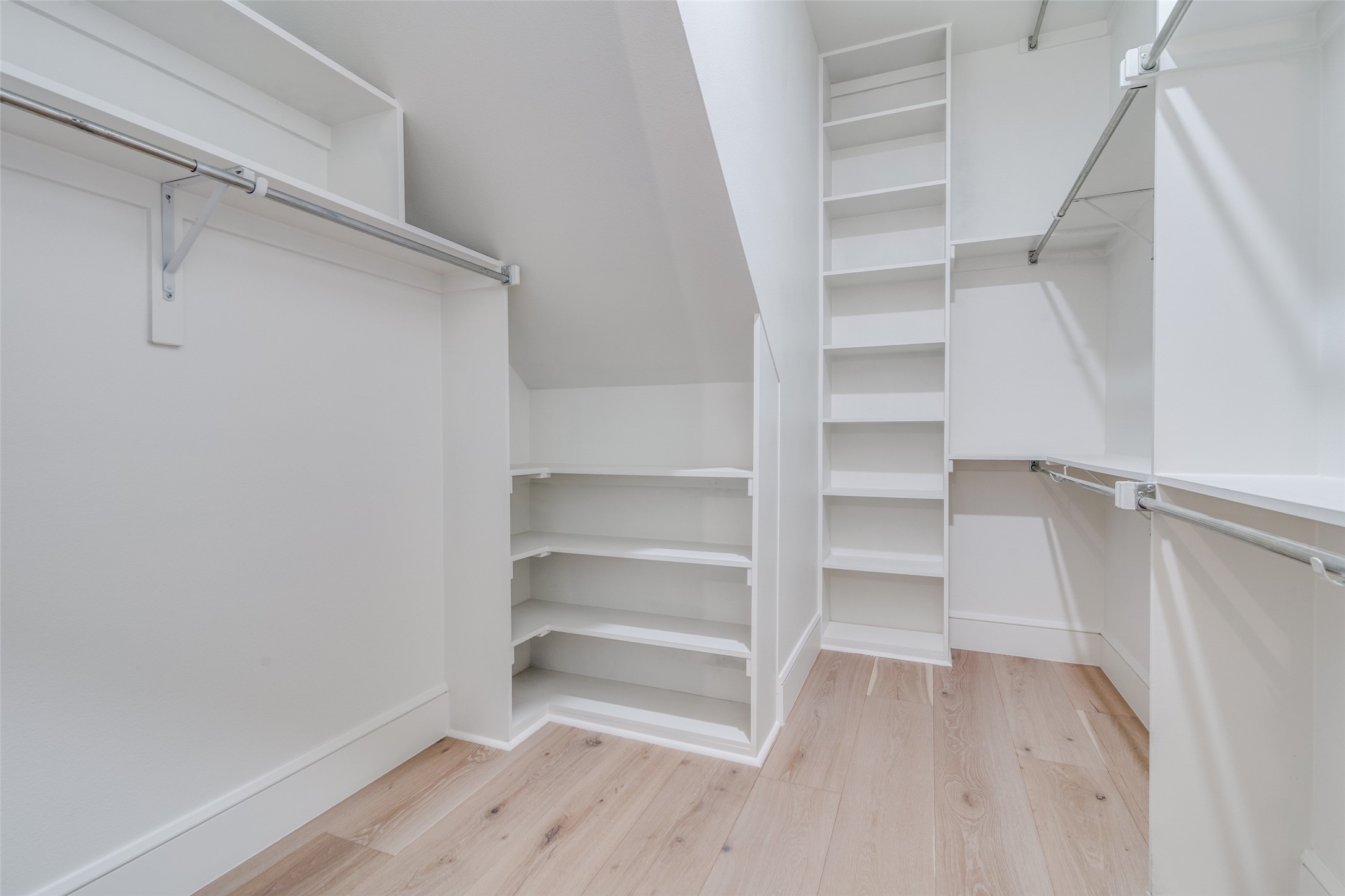 516 Heathland Crossing