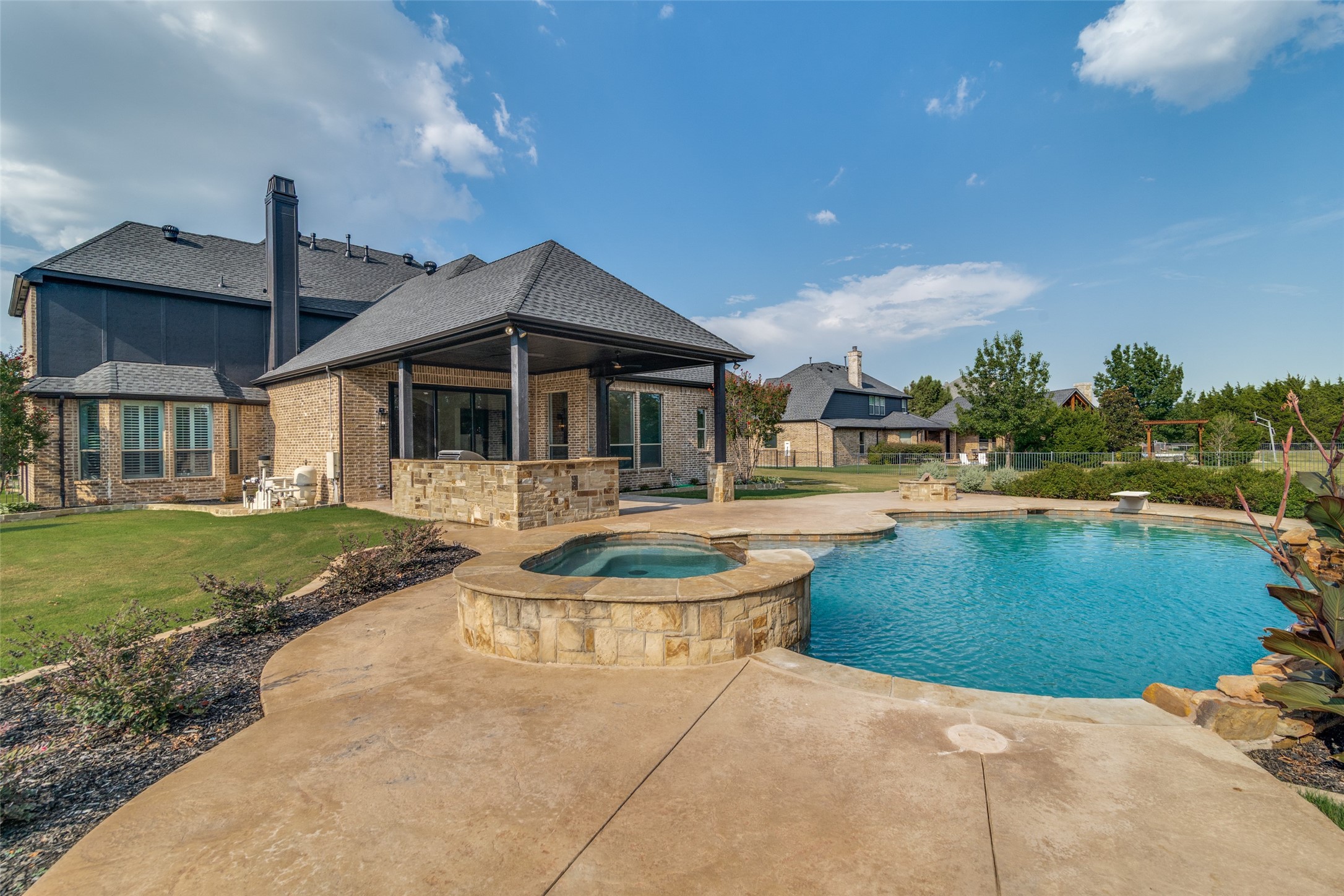 516 Heathland Crossing