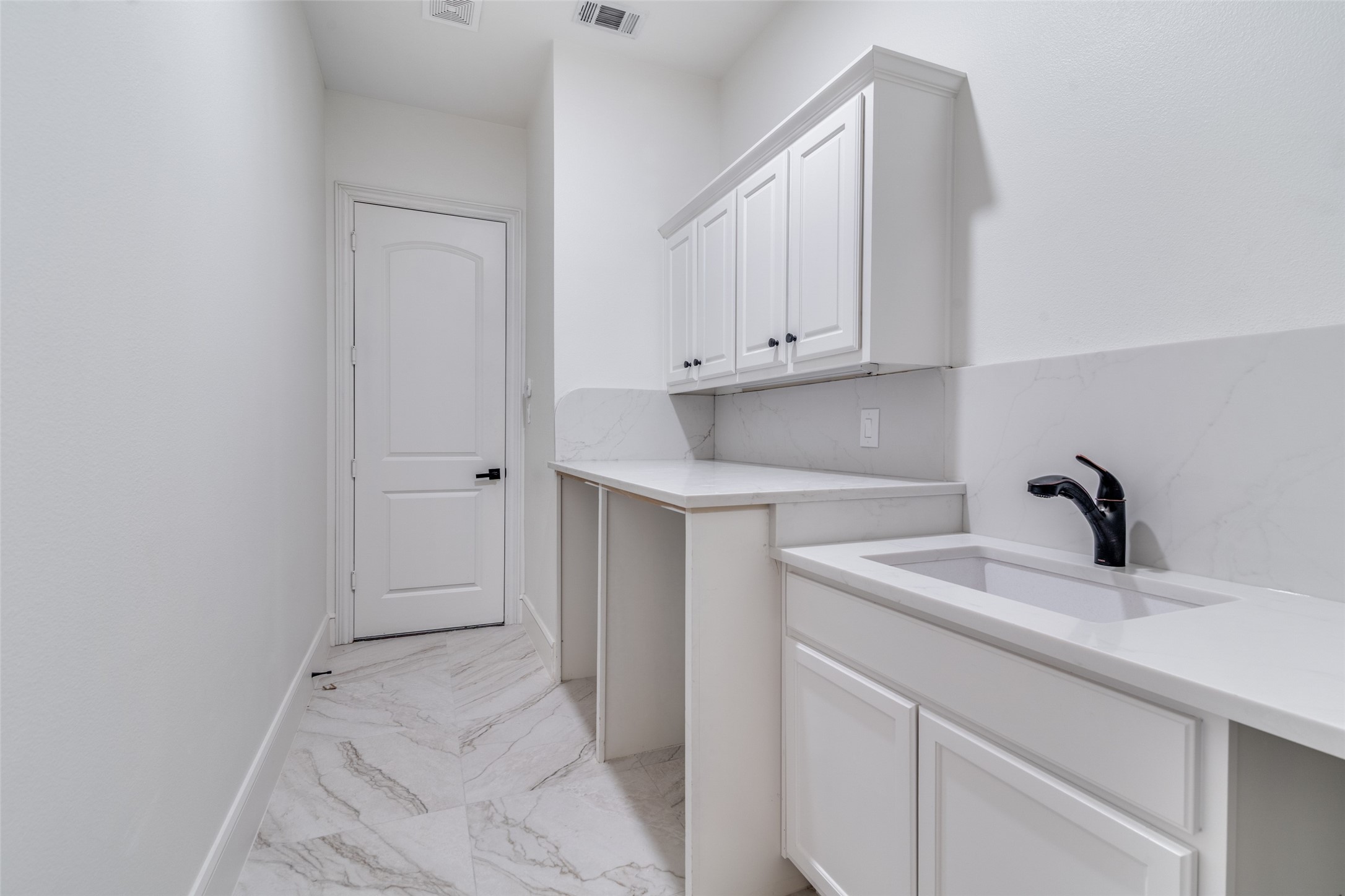 516 Heathland Crossing