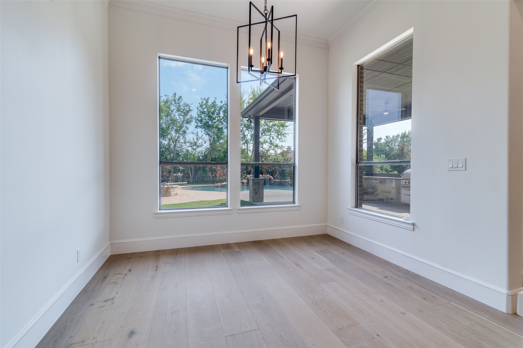 516 Heathland Crossing