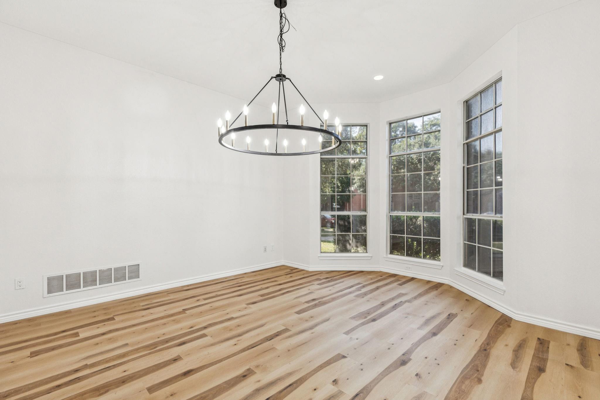 915 Inverness Circle