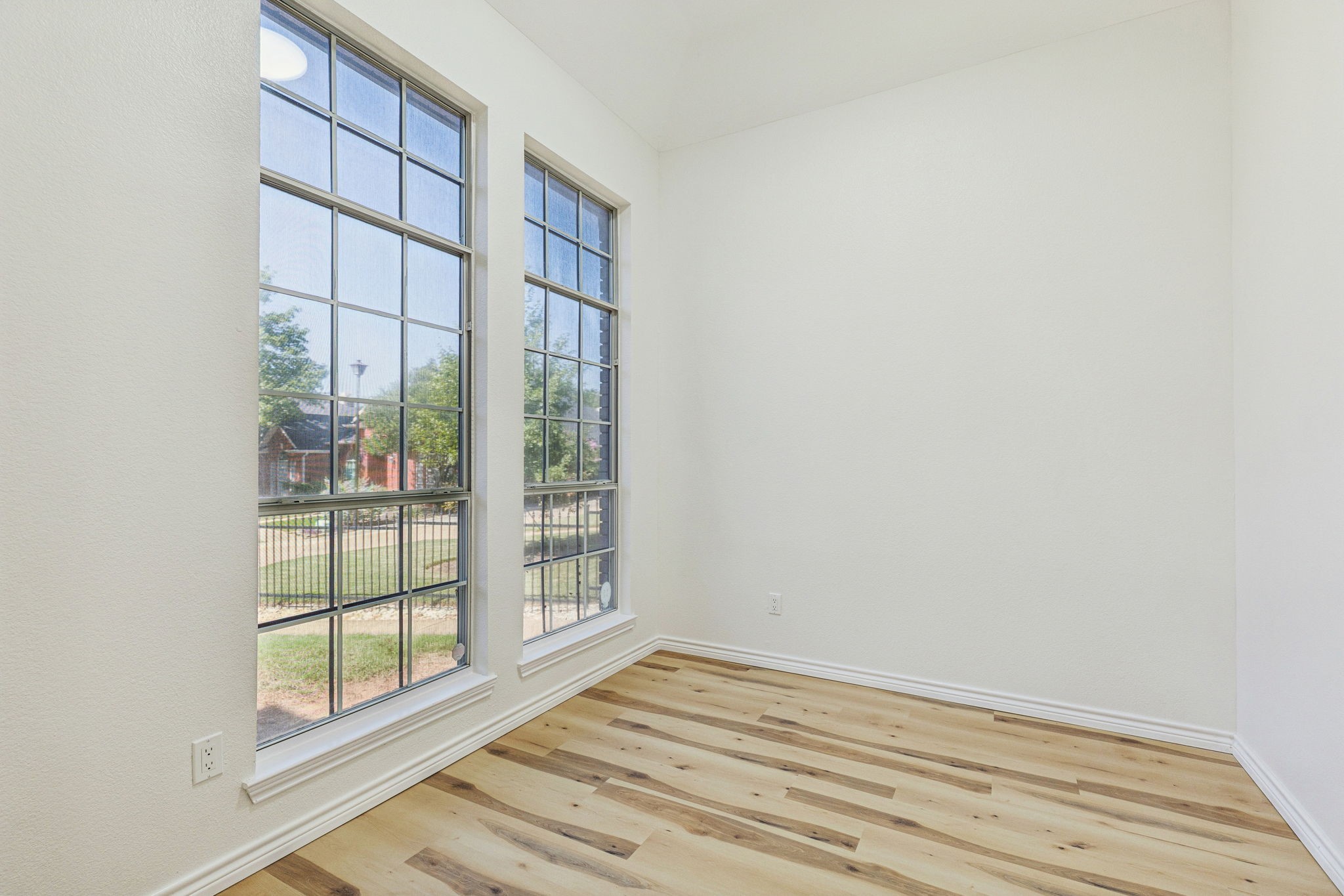 915 Inverness Circle