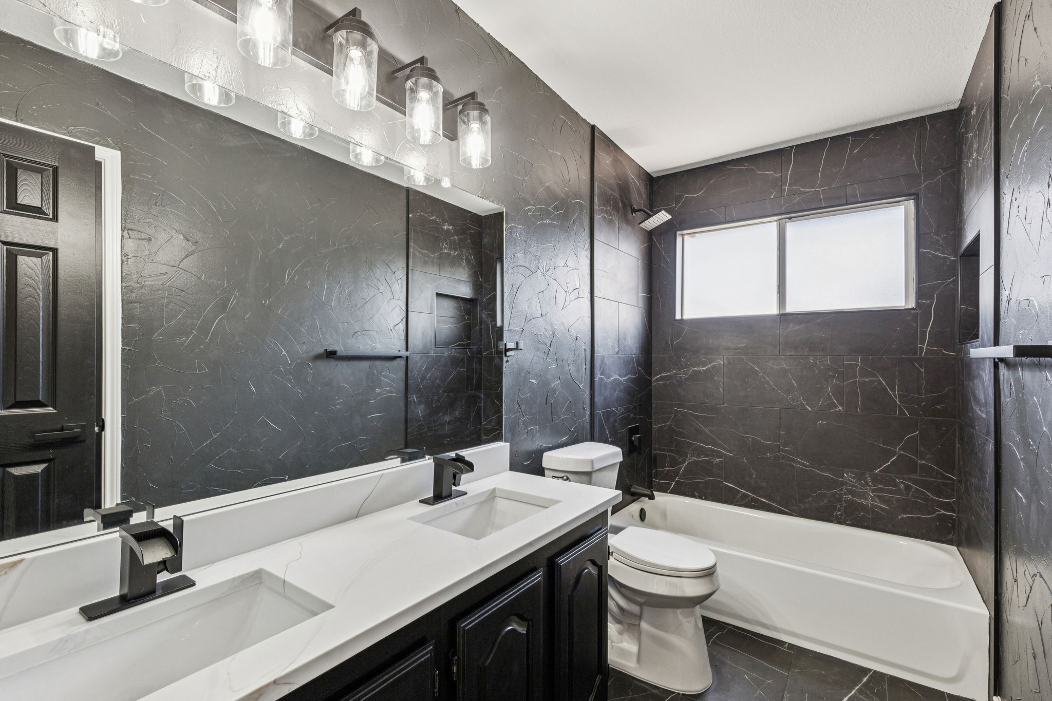 915 Inverness Circle