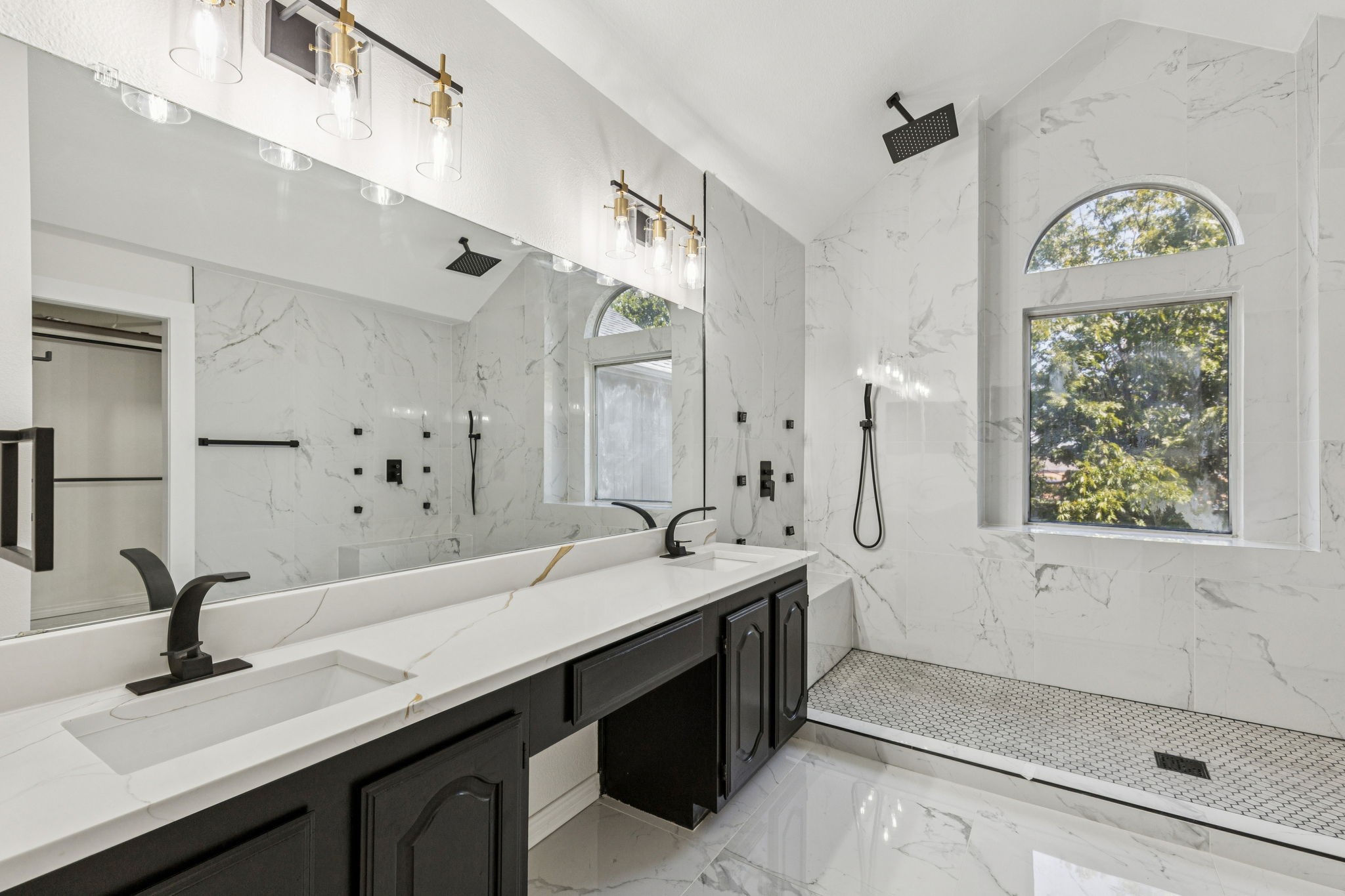 915 Inverness Circle