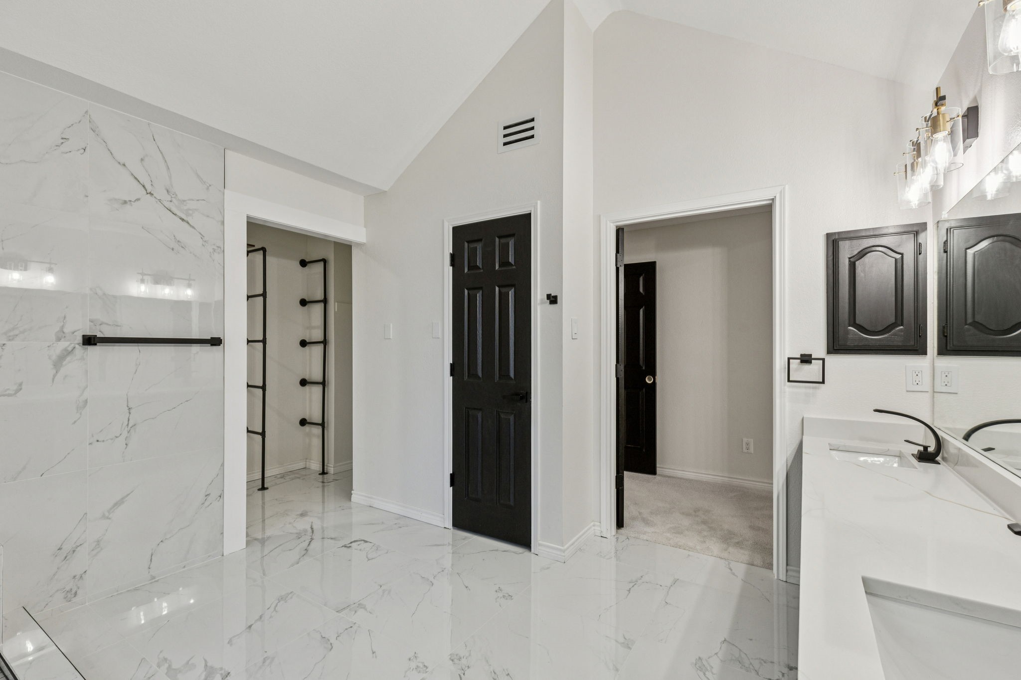 915 Inverness Circle