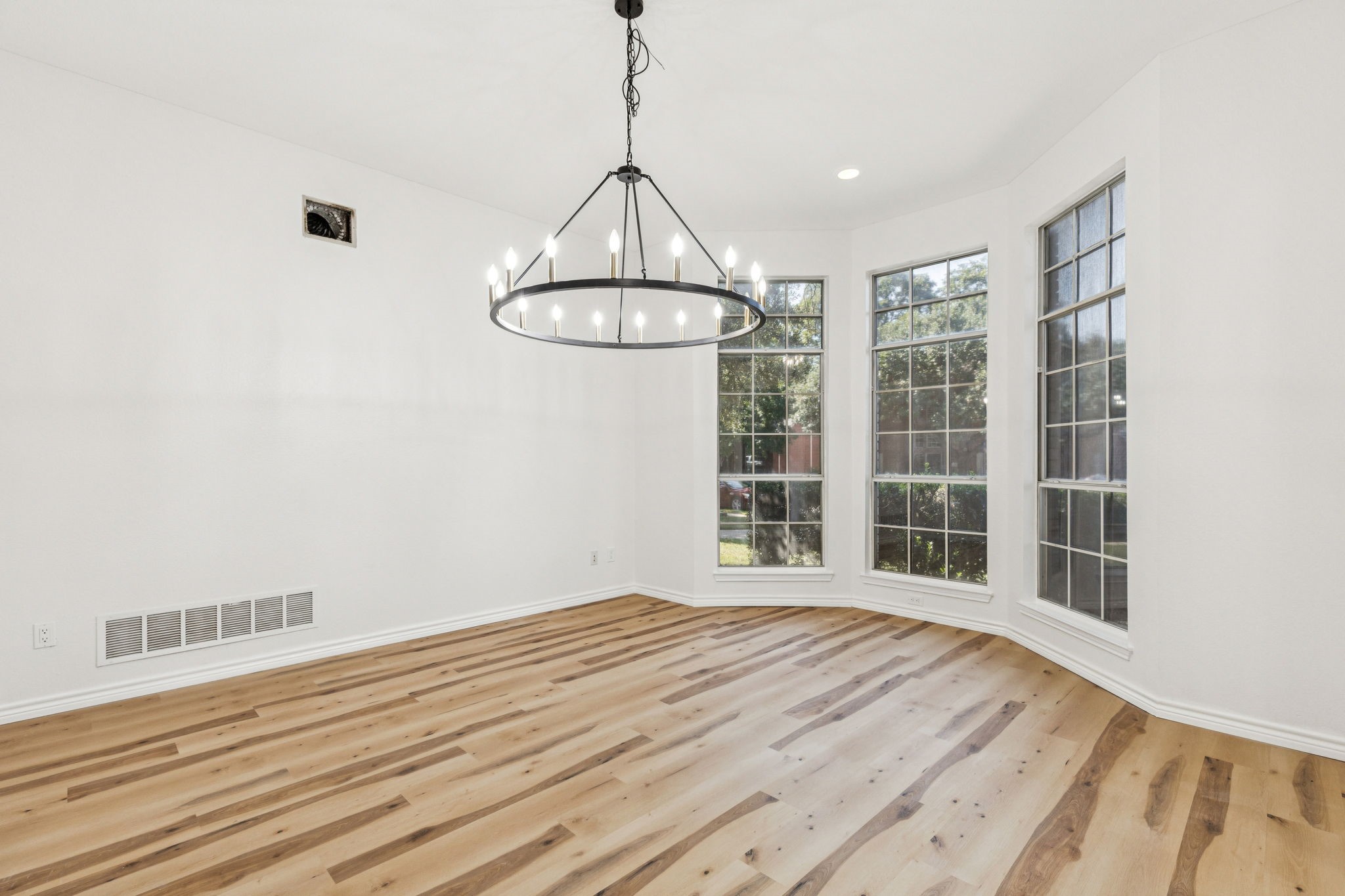 915 Inverness Circle