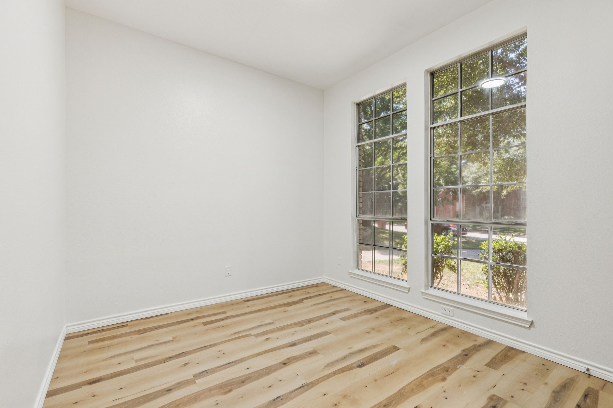 915 Inverness Circle