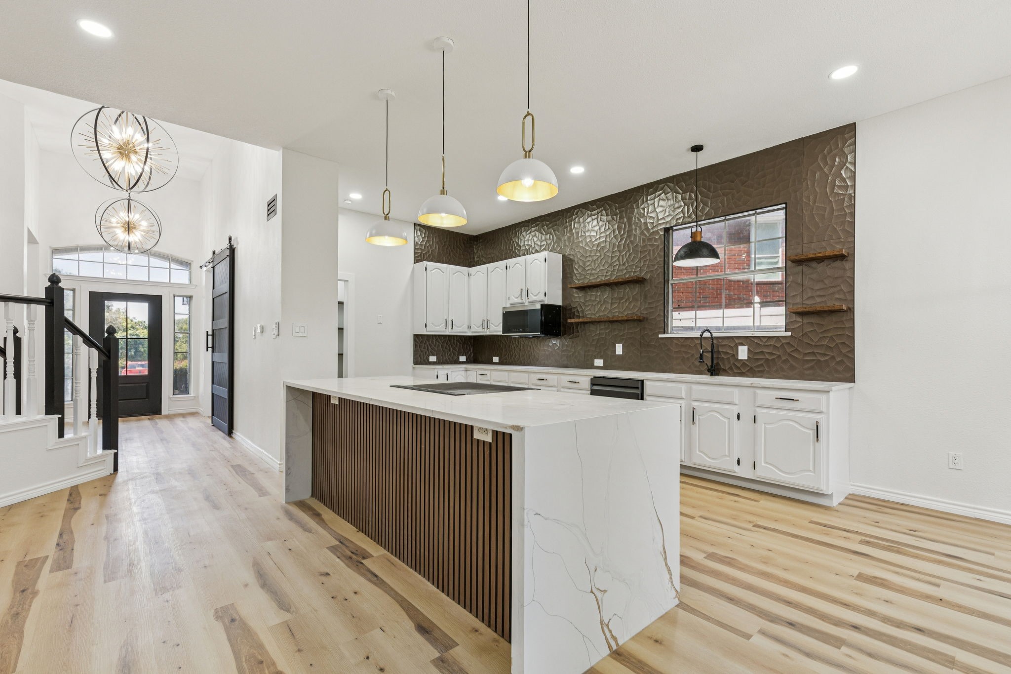 915 Inverness Circle