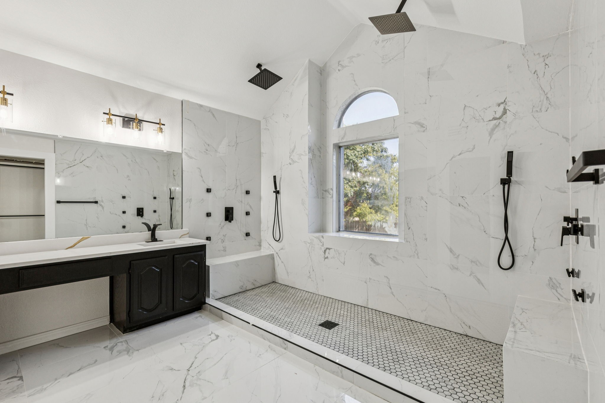 915 Inverness Circle