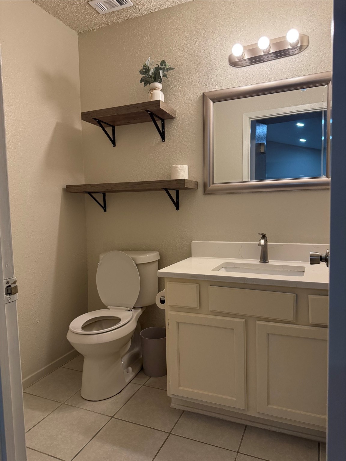 2500 E Park Boulevard W5