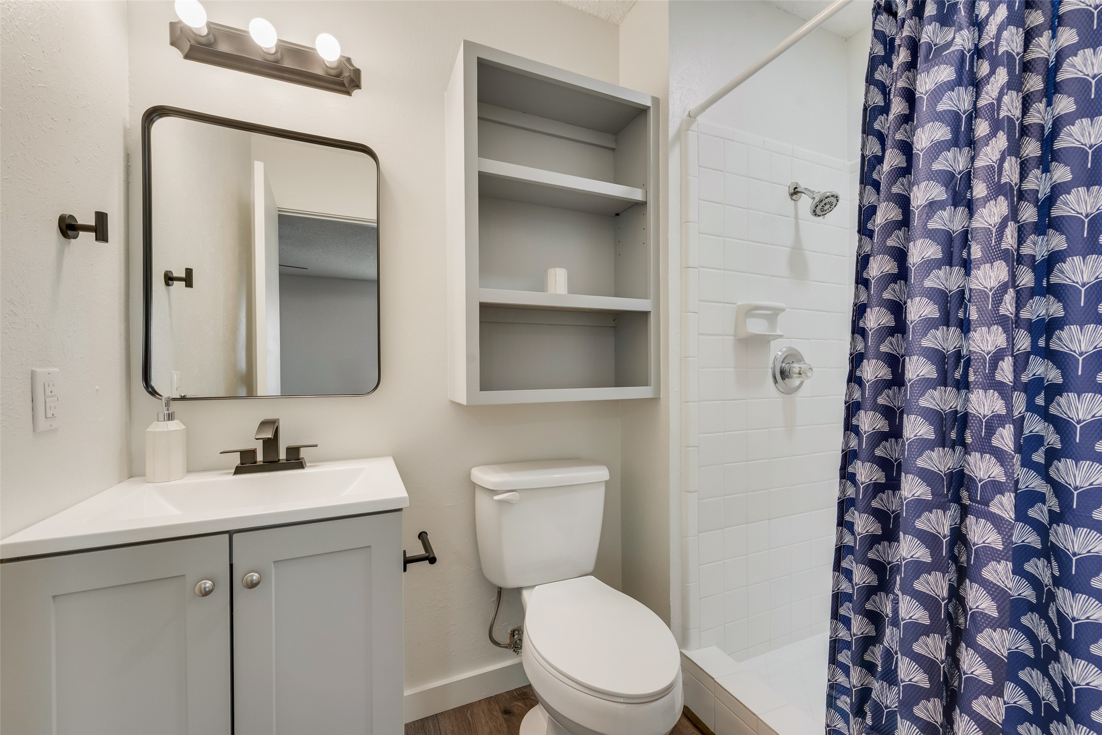 3922 Lancelott Place