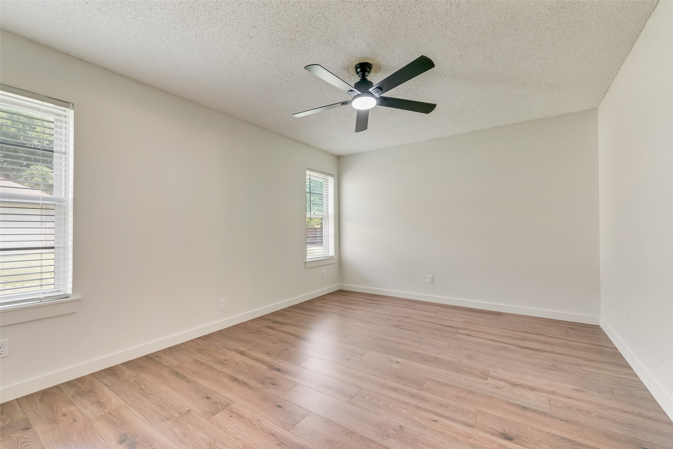 3922 Lancelott Place