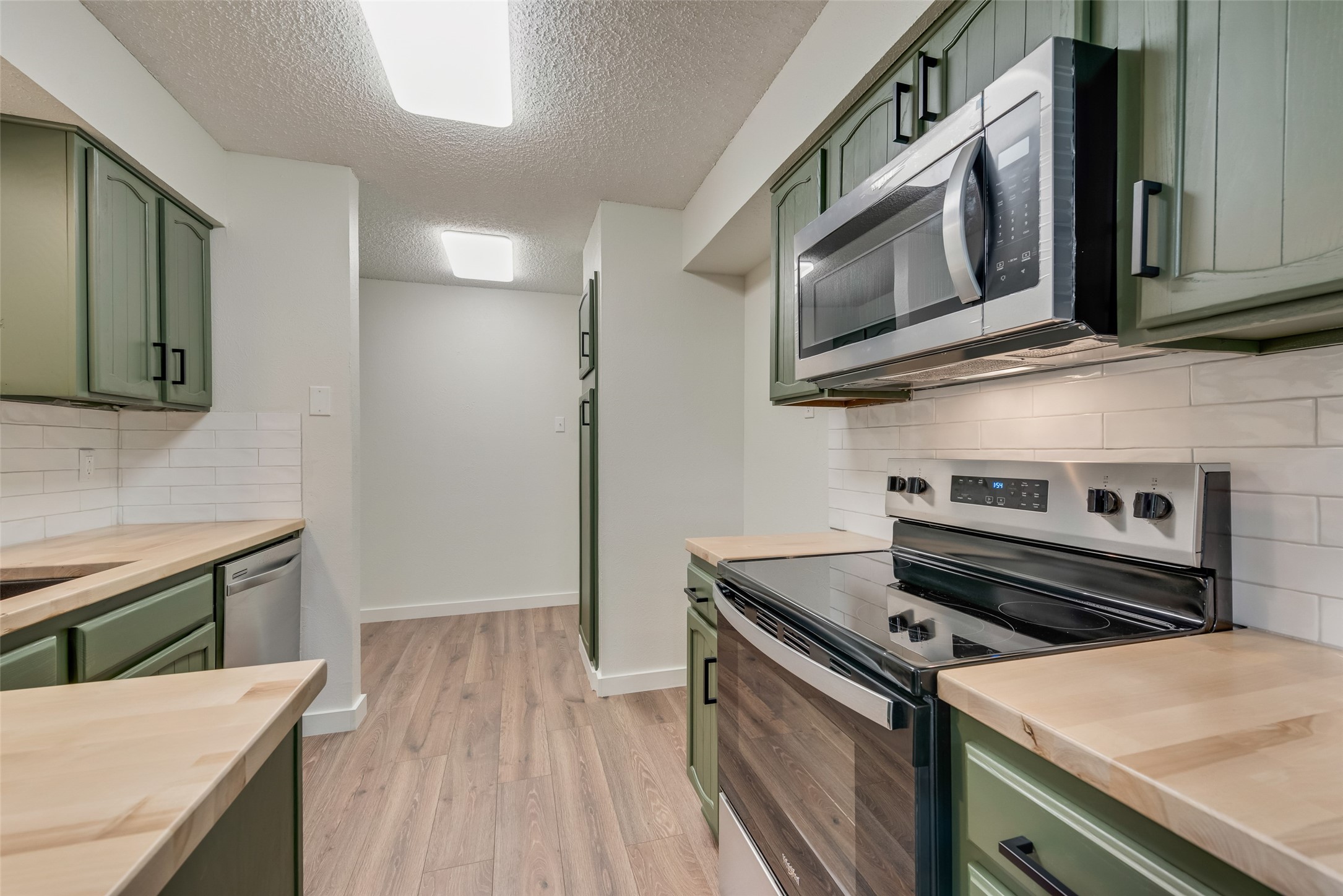 3922 Lancelott Place