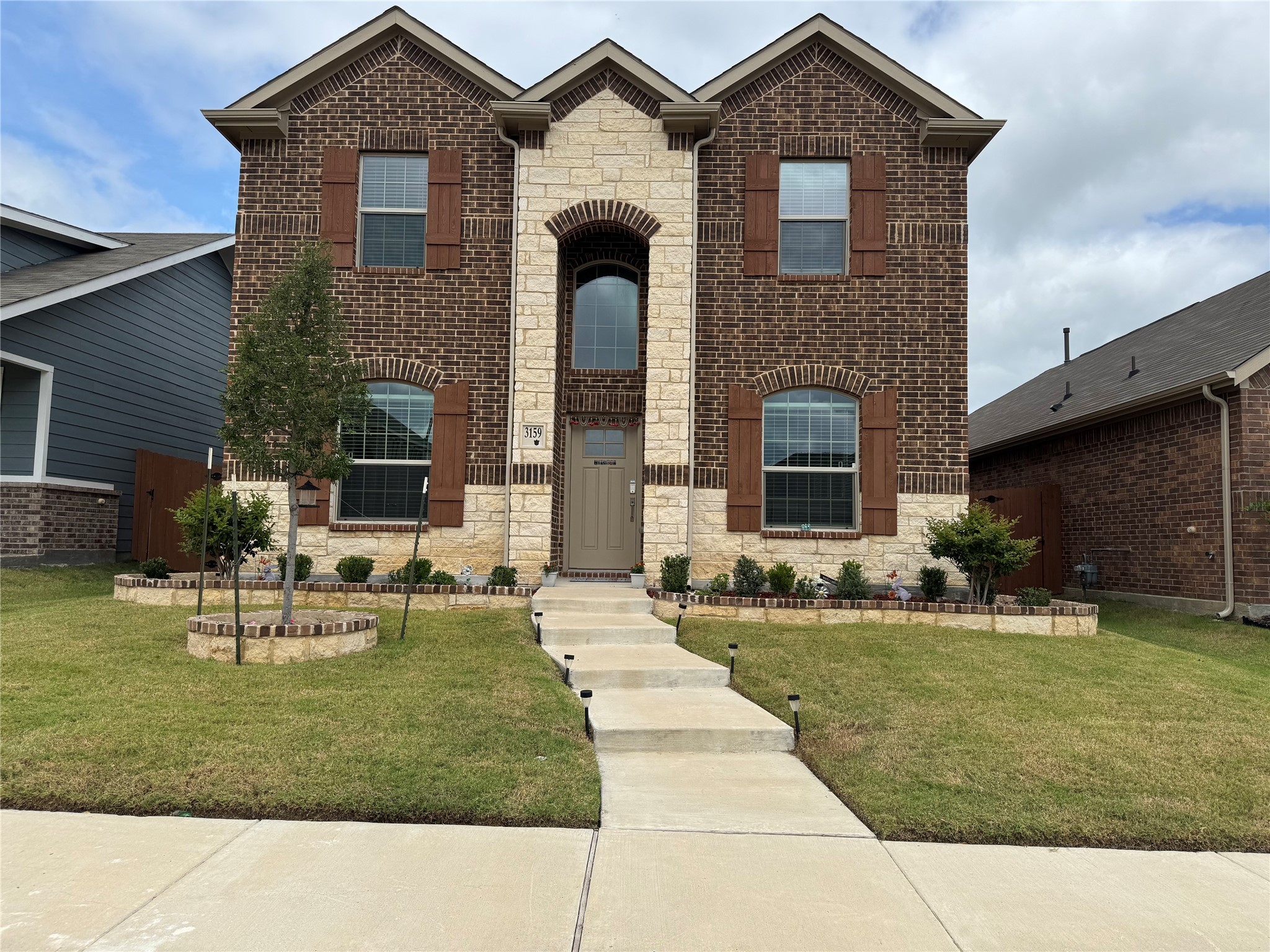 3159 Blossom Trail