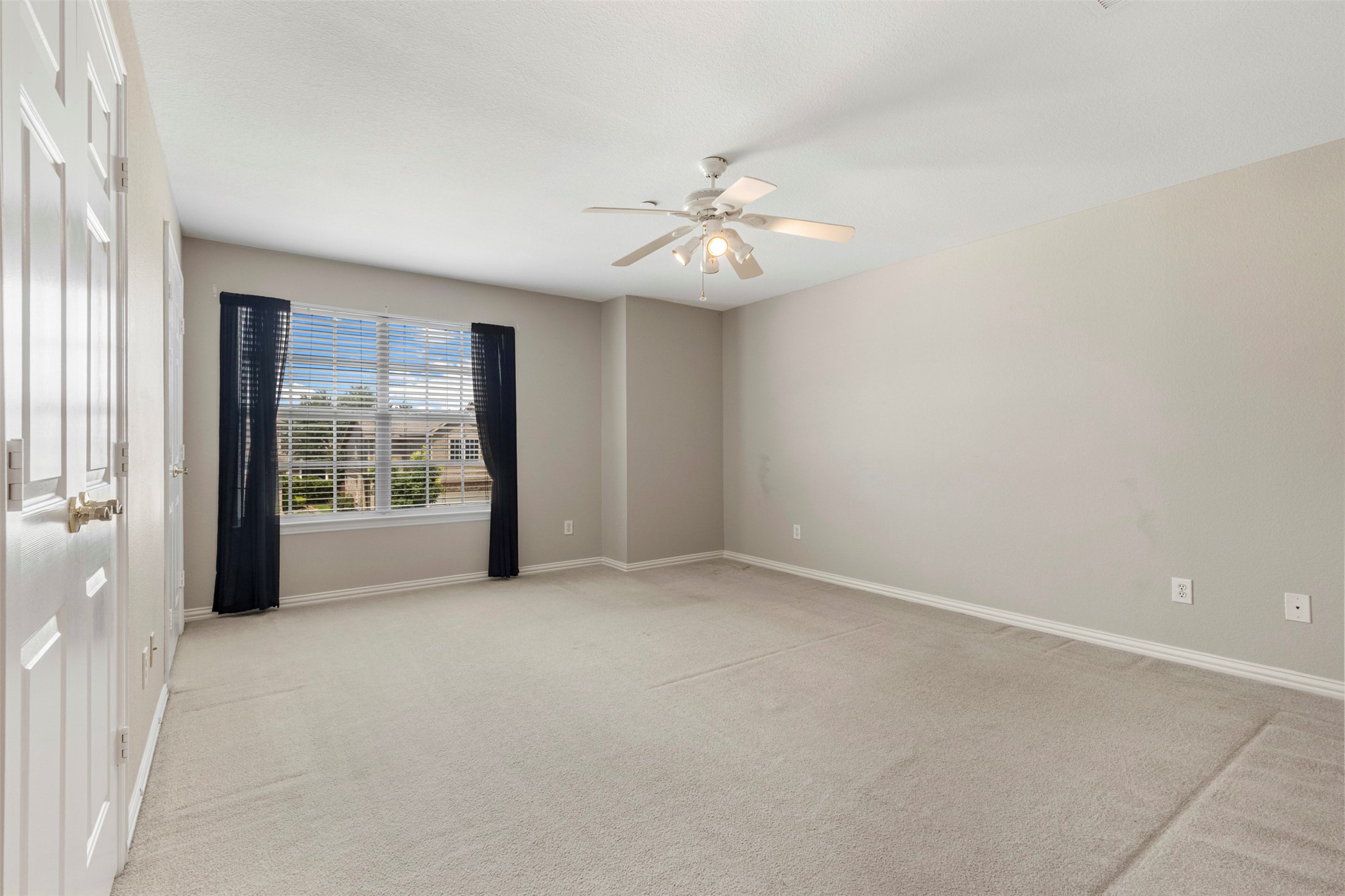 912 Englewood Lane