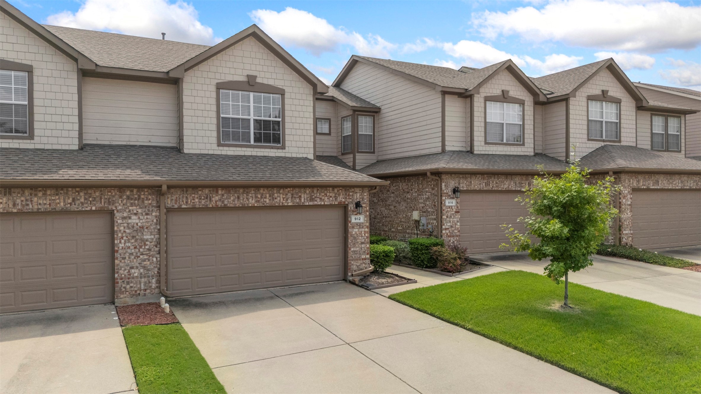 912 Englewood Lane