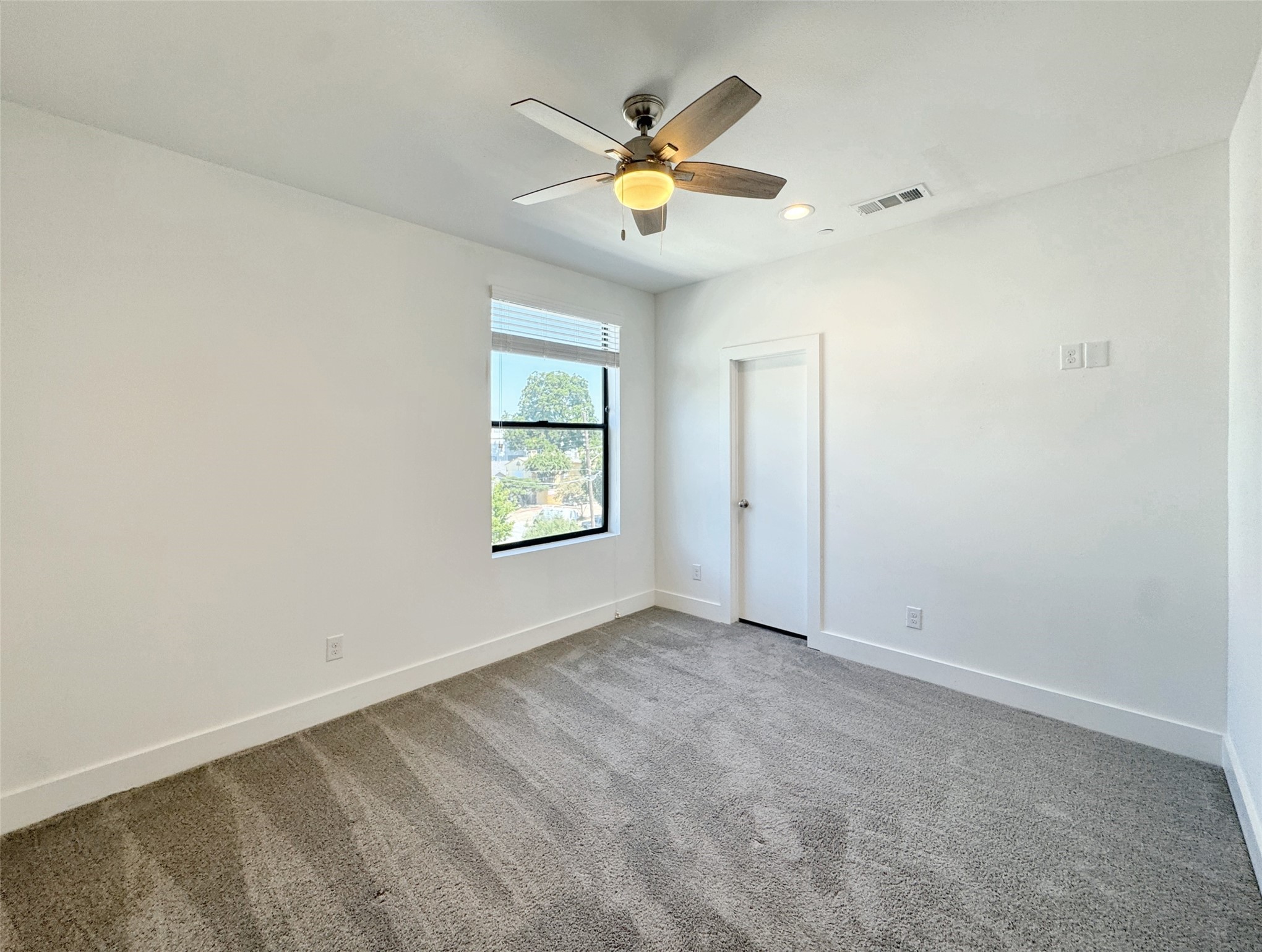 1931 N Prairie Avenue 3