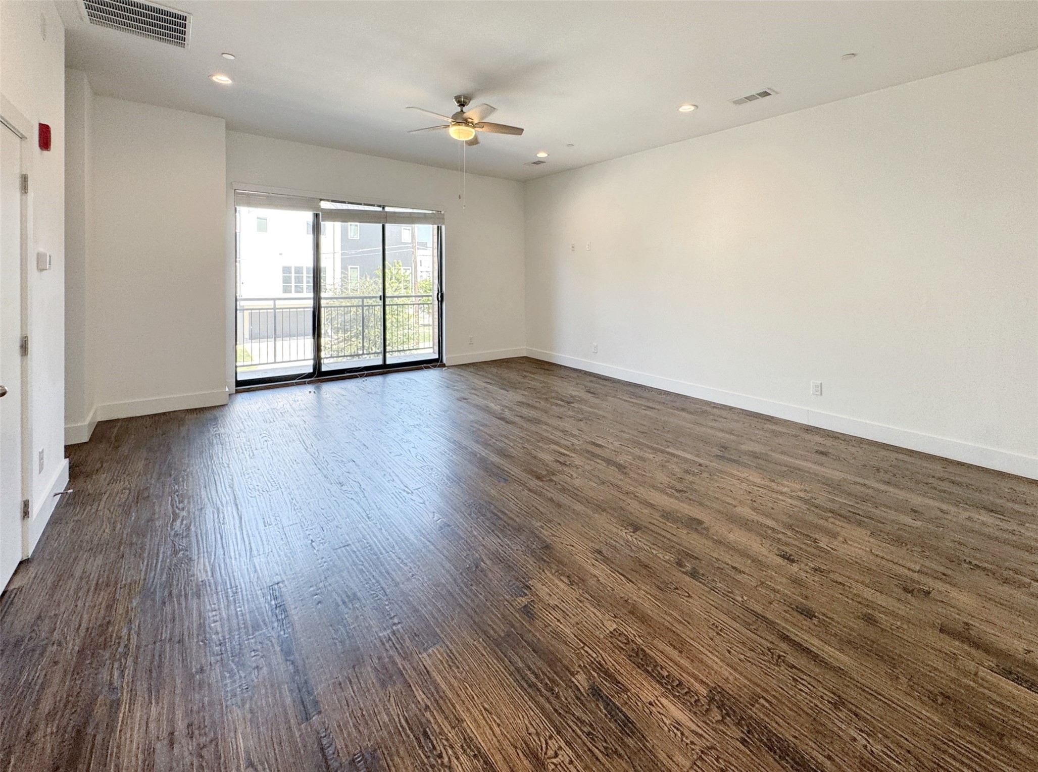 1931 N Prairie Avenue 3