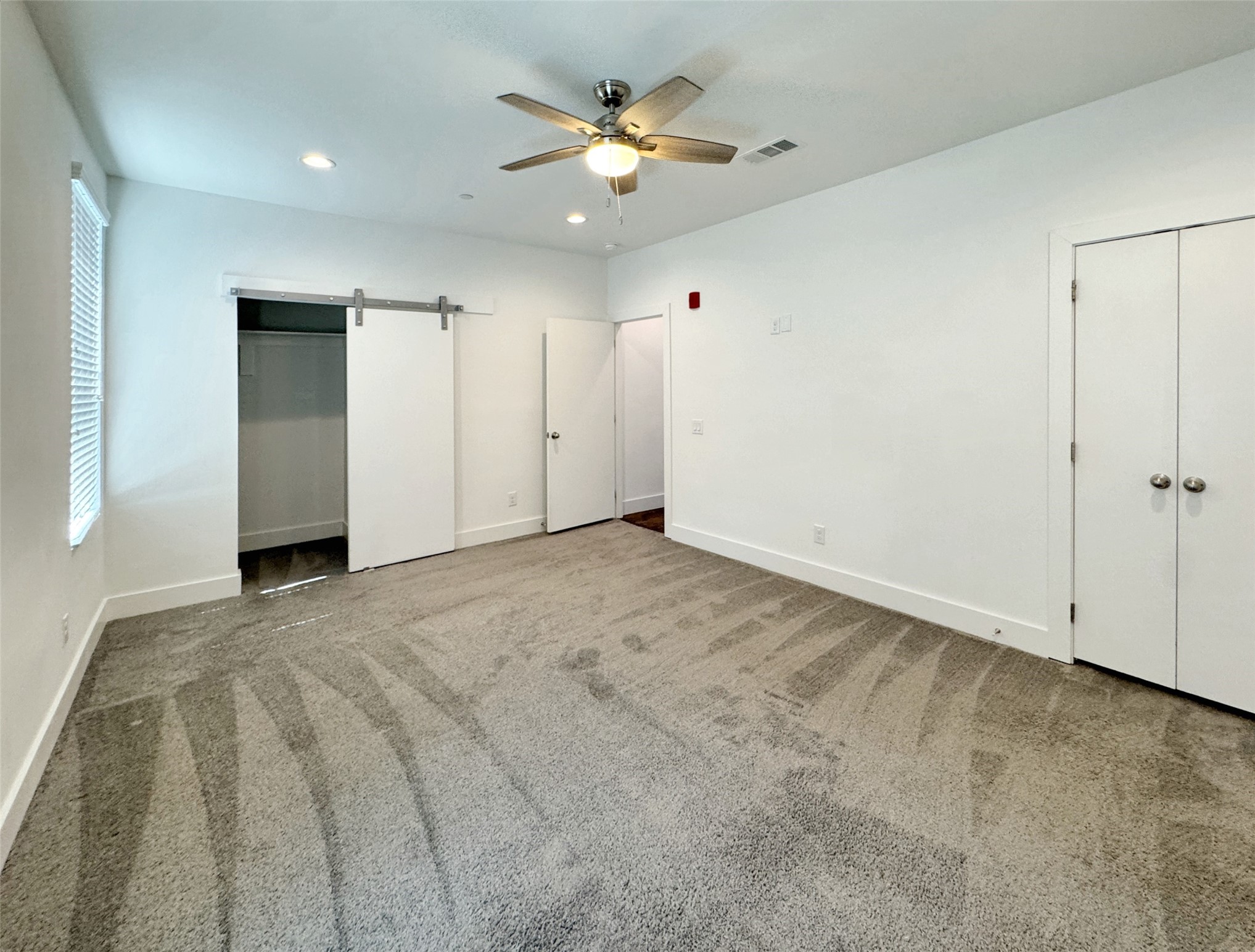 1931 N Prairie Avenue 3