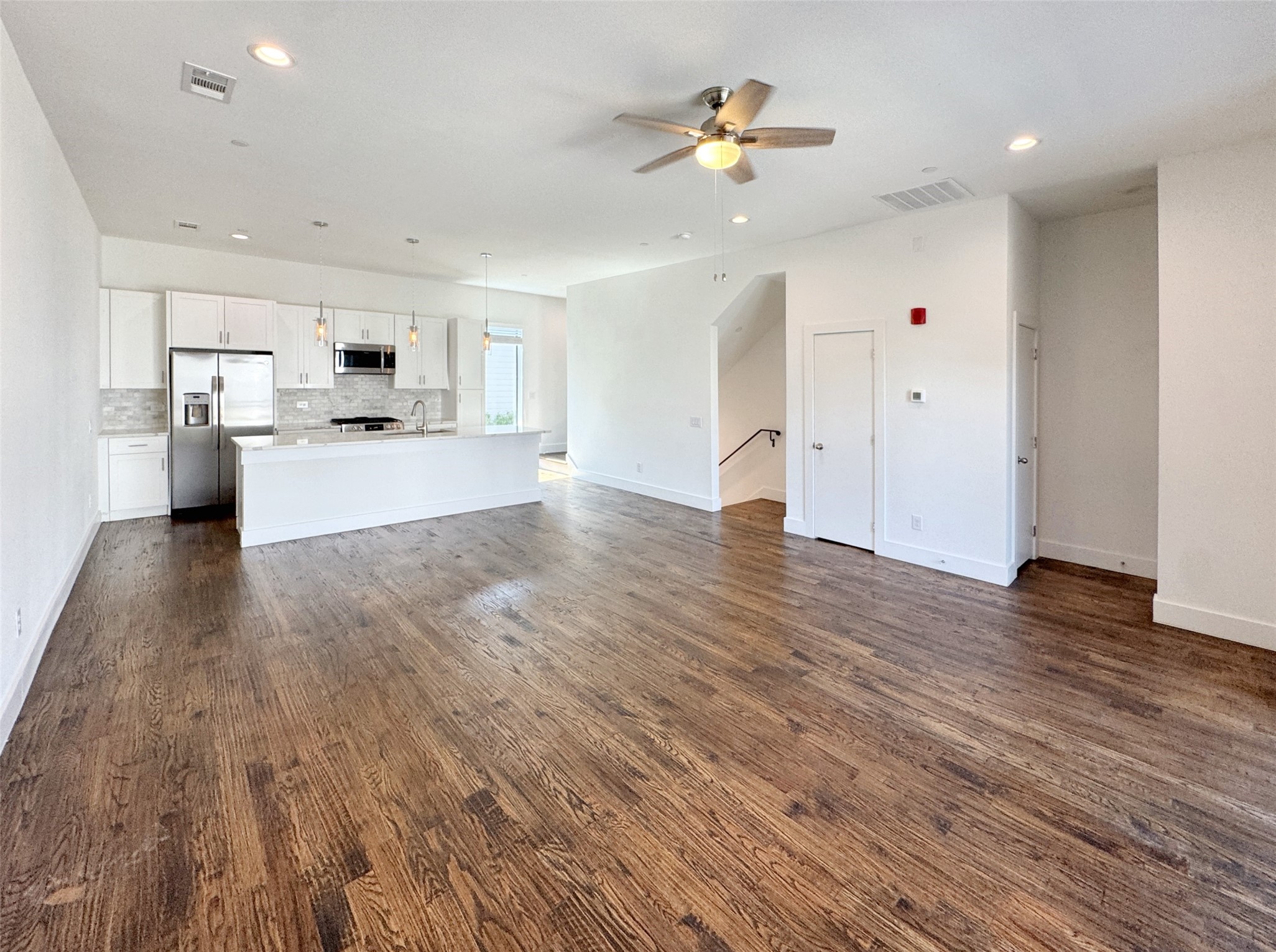 1931 N Prairie Avenue 3