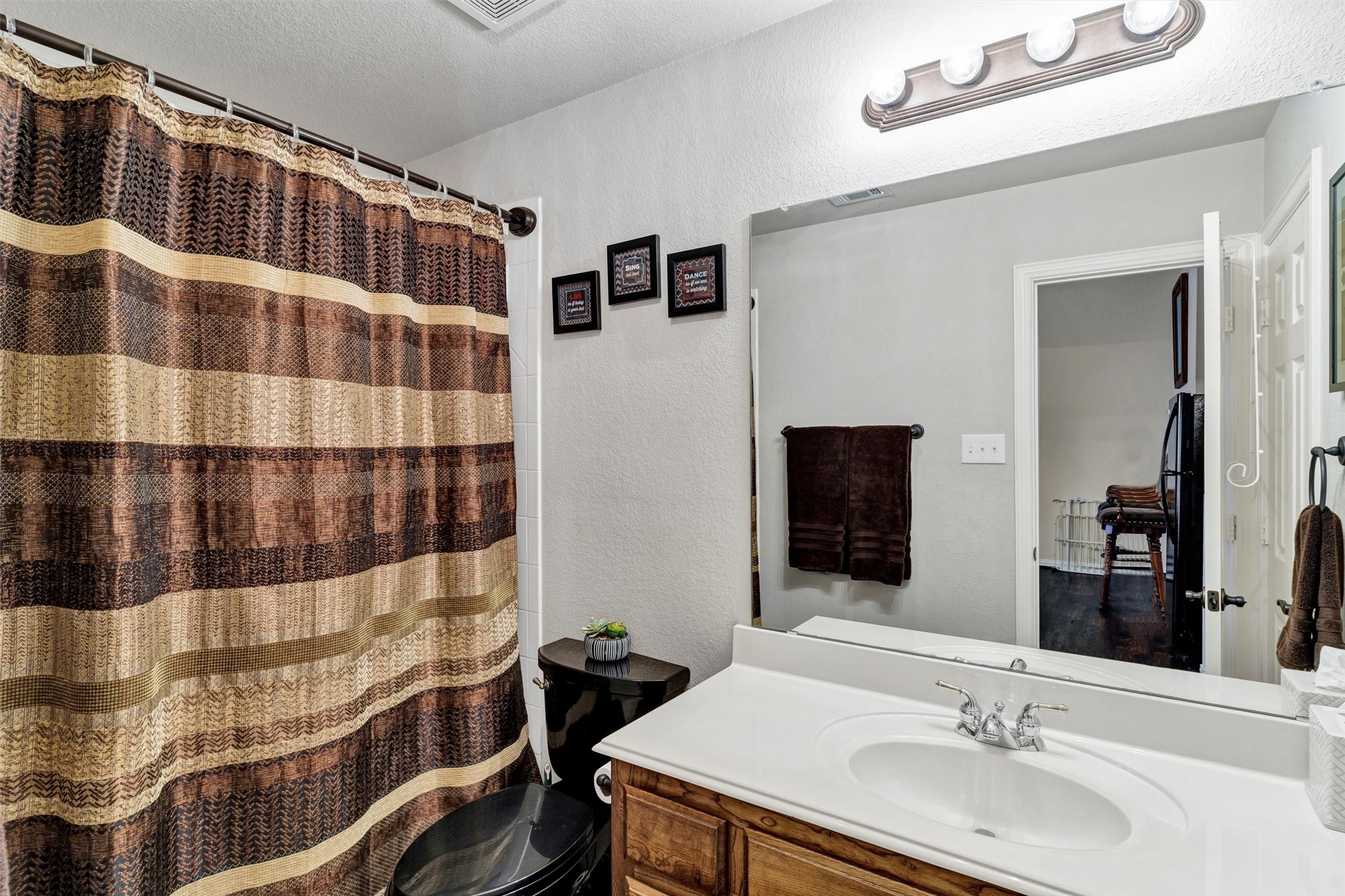 2102 Bentley Drive