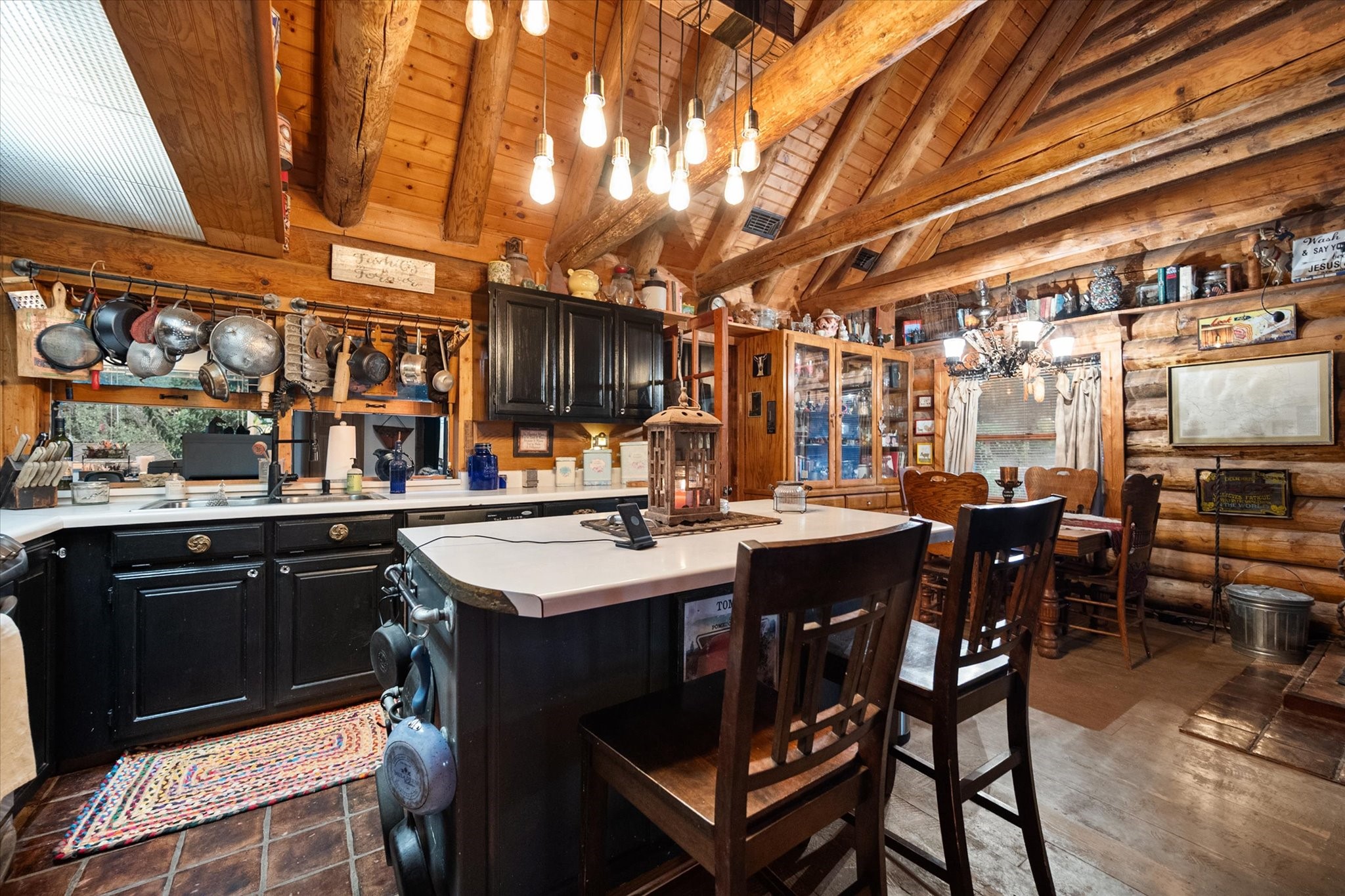1603 Anaconda Trail