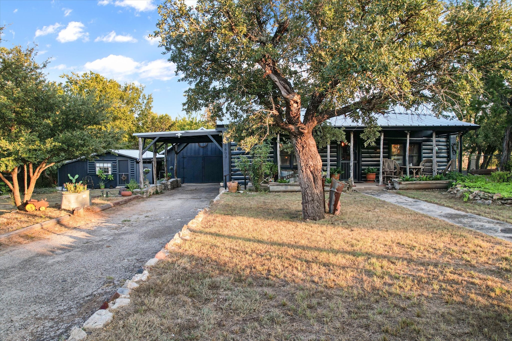 1603 Anaconda Trail