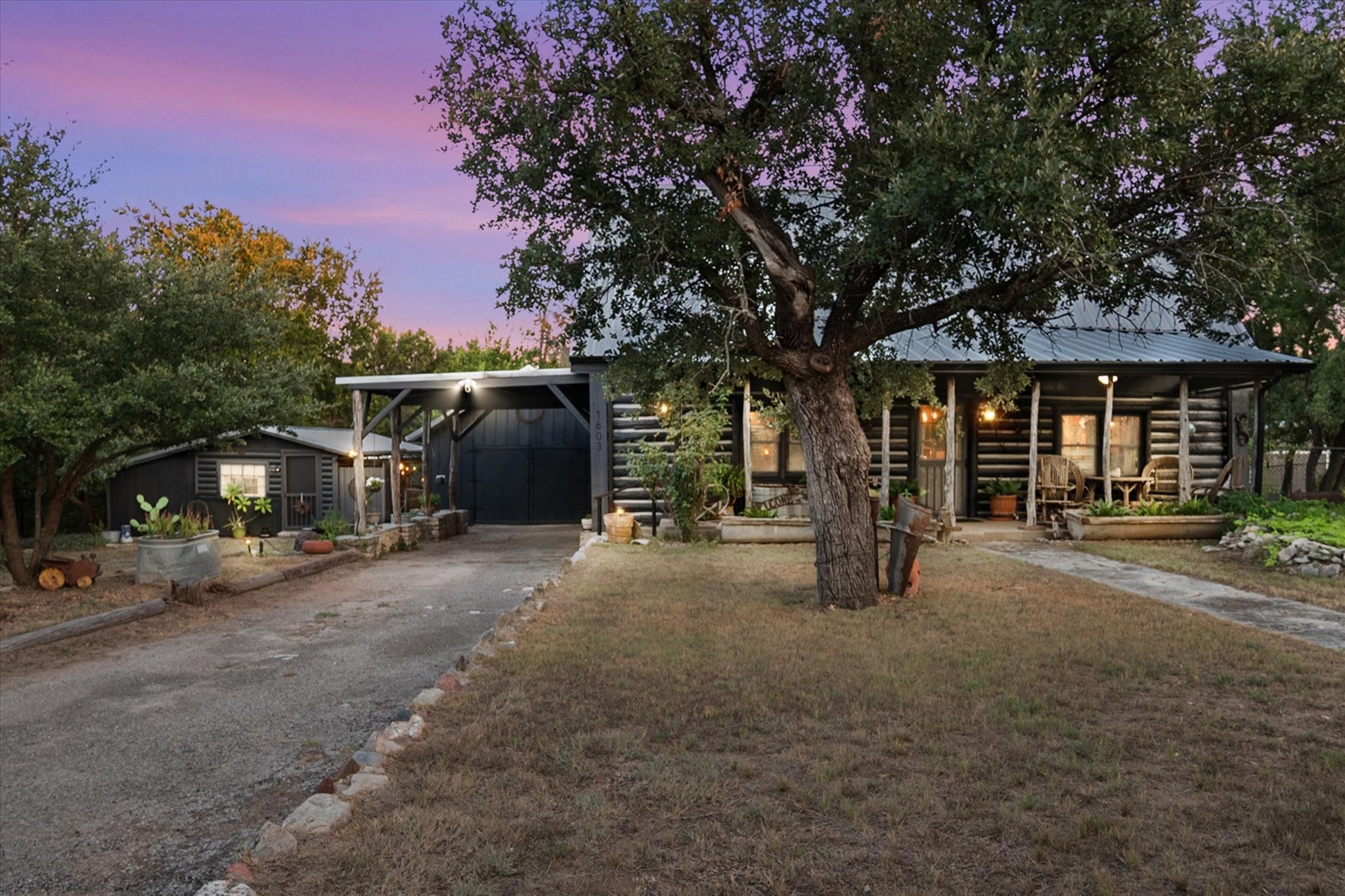 1603 Anaconda Trail