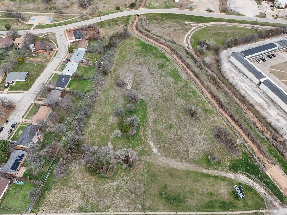 1437 Central Freeway