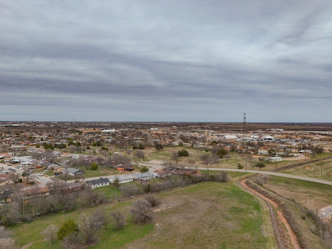 1437 Central Freeway