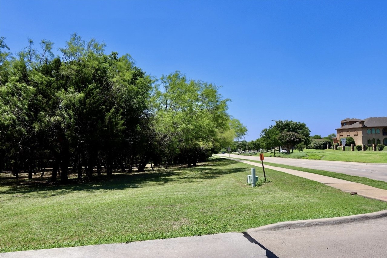 2501 Eagle Creek Drive