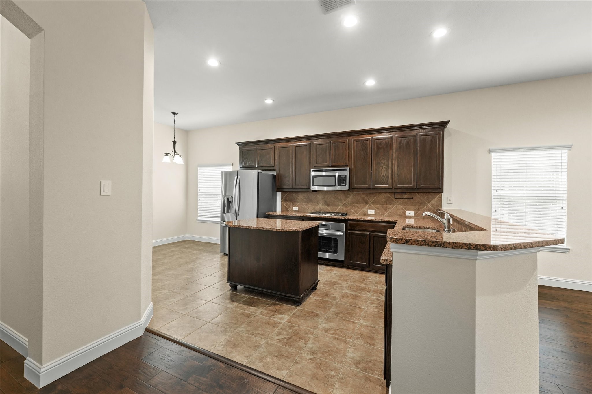 412 Highland Ridge Drive