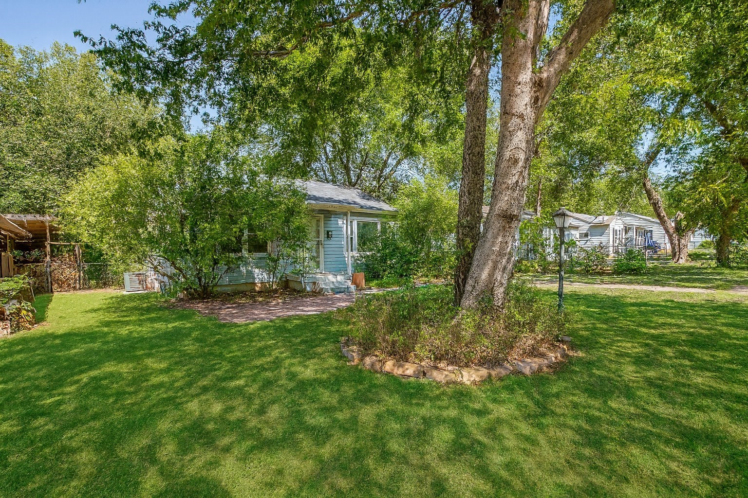 4932 Royal Drive