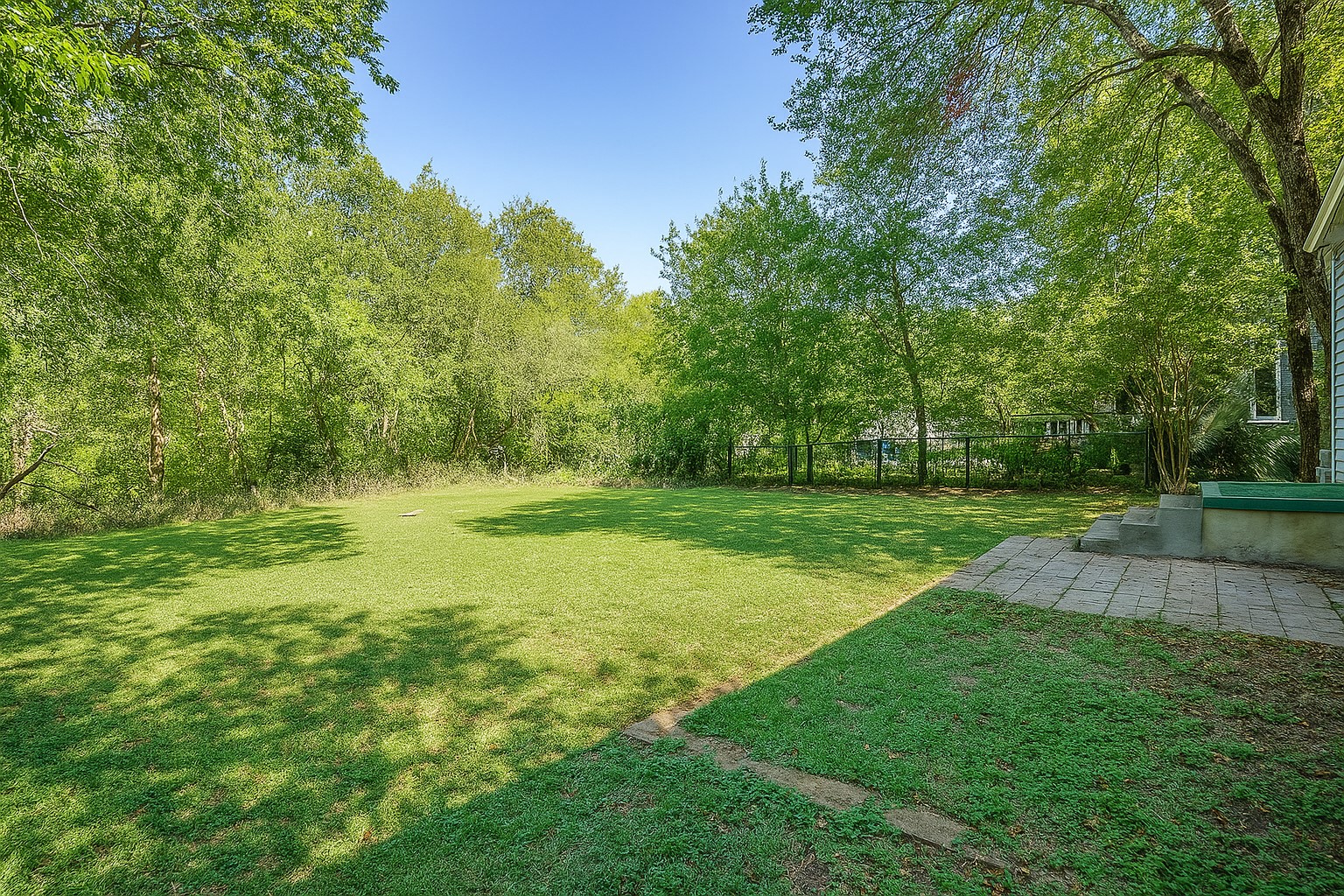4932 Royal Drive