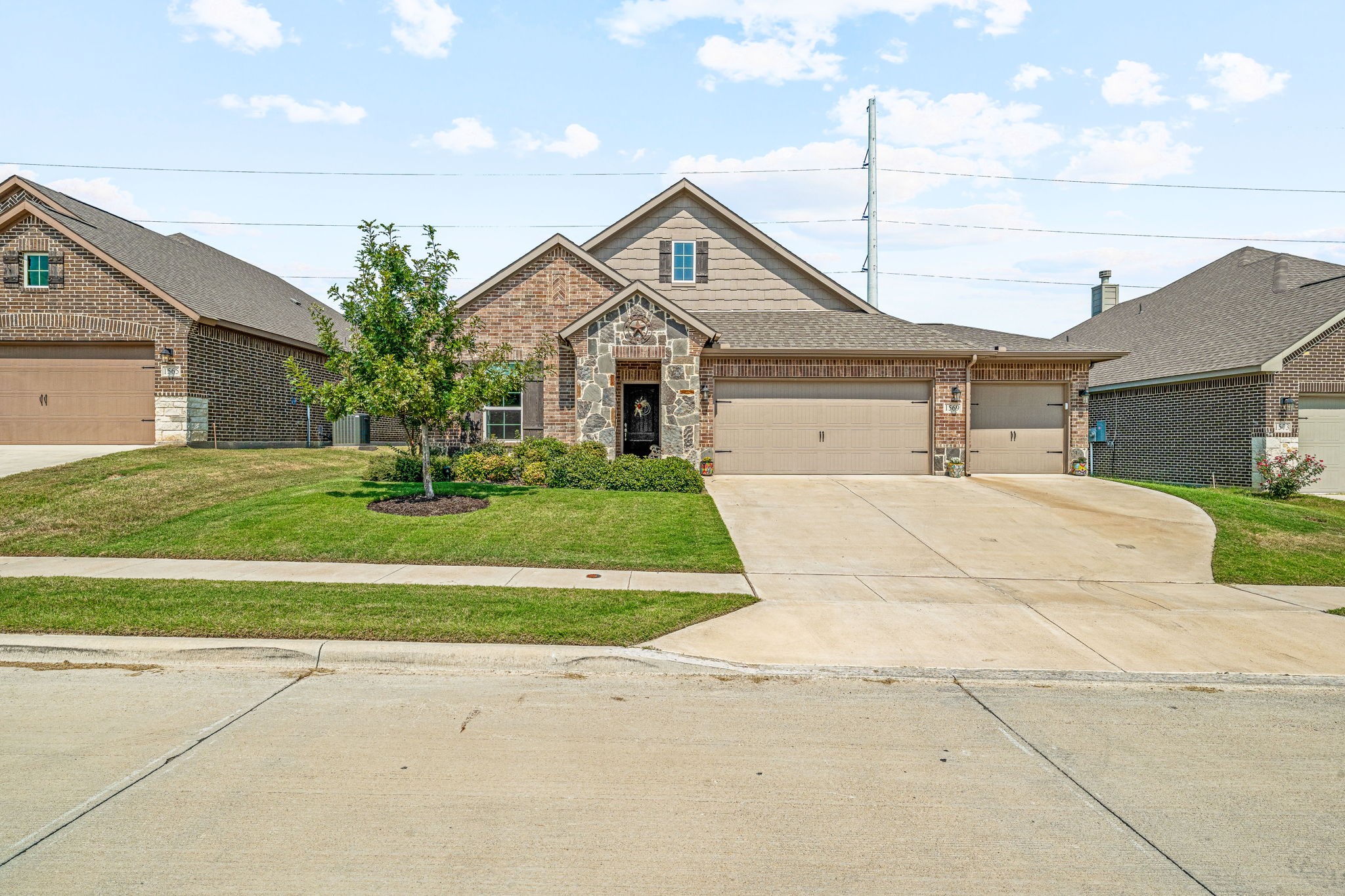 1569 Stanchion Way