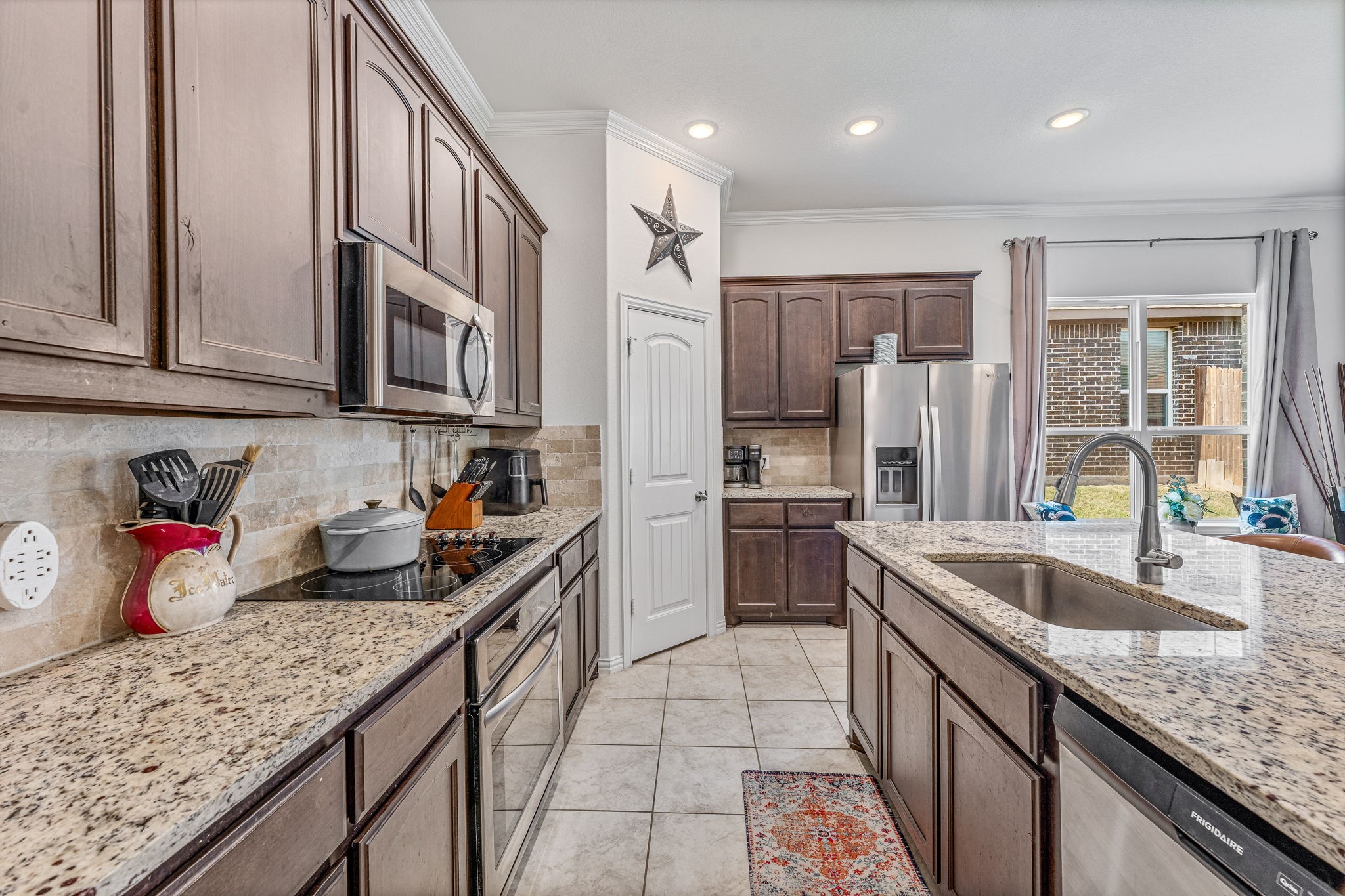 1569 Stanchion Way