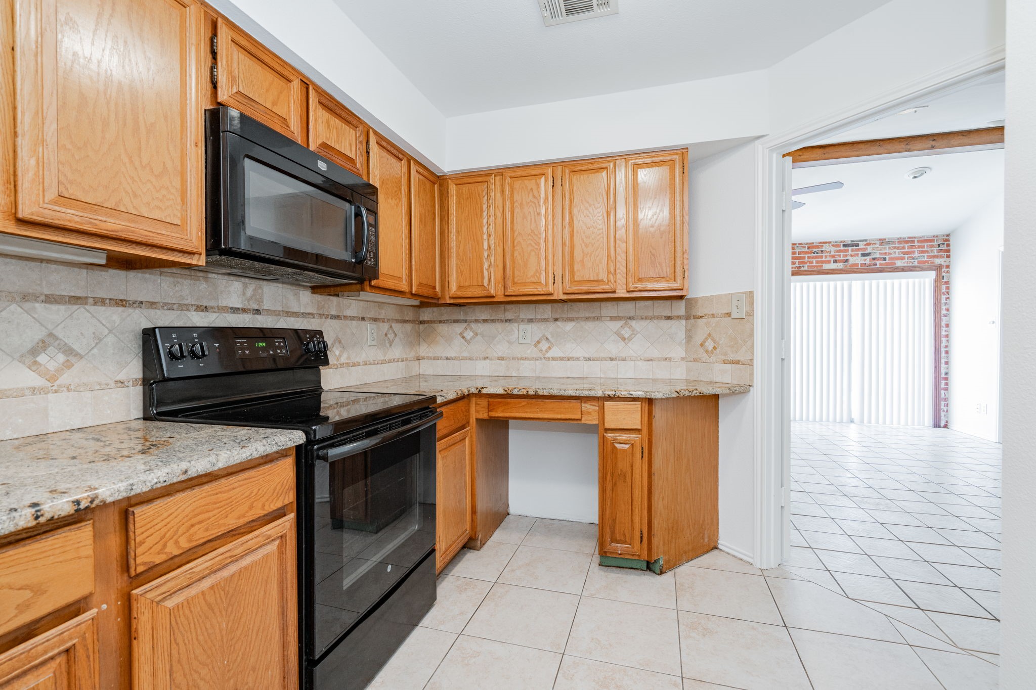 2512 Brook Hollow Court