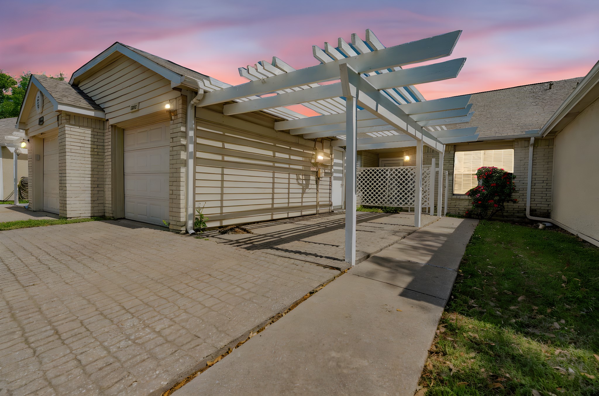 2512 Brook Hollow Court