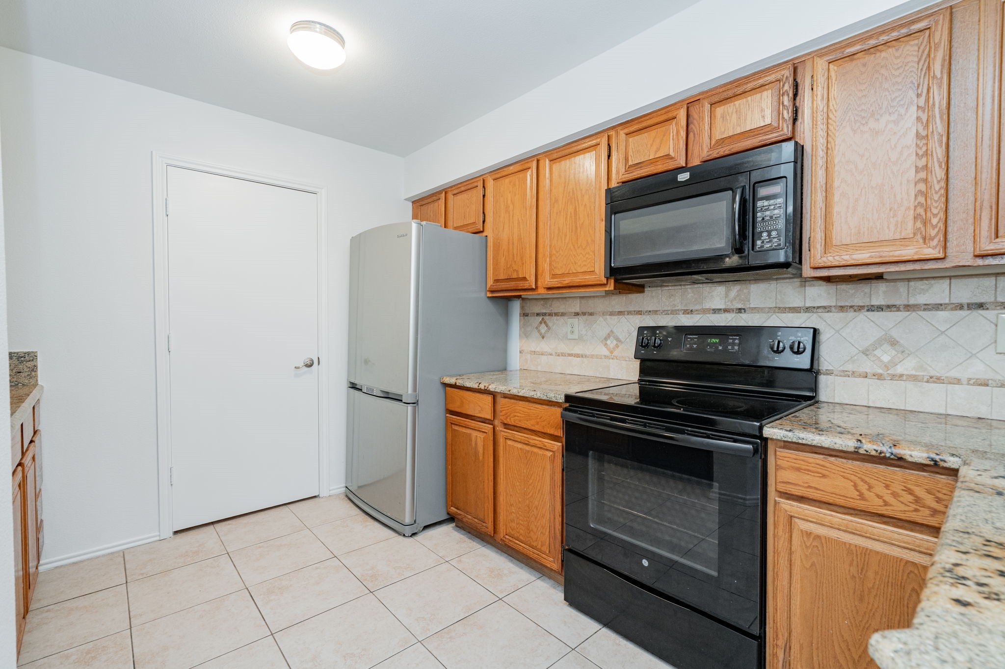 2512 Brook Hollow Court