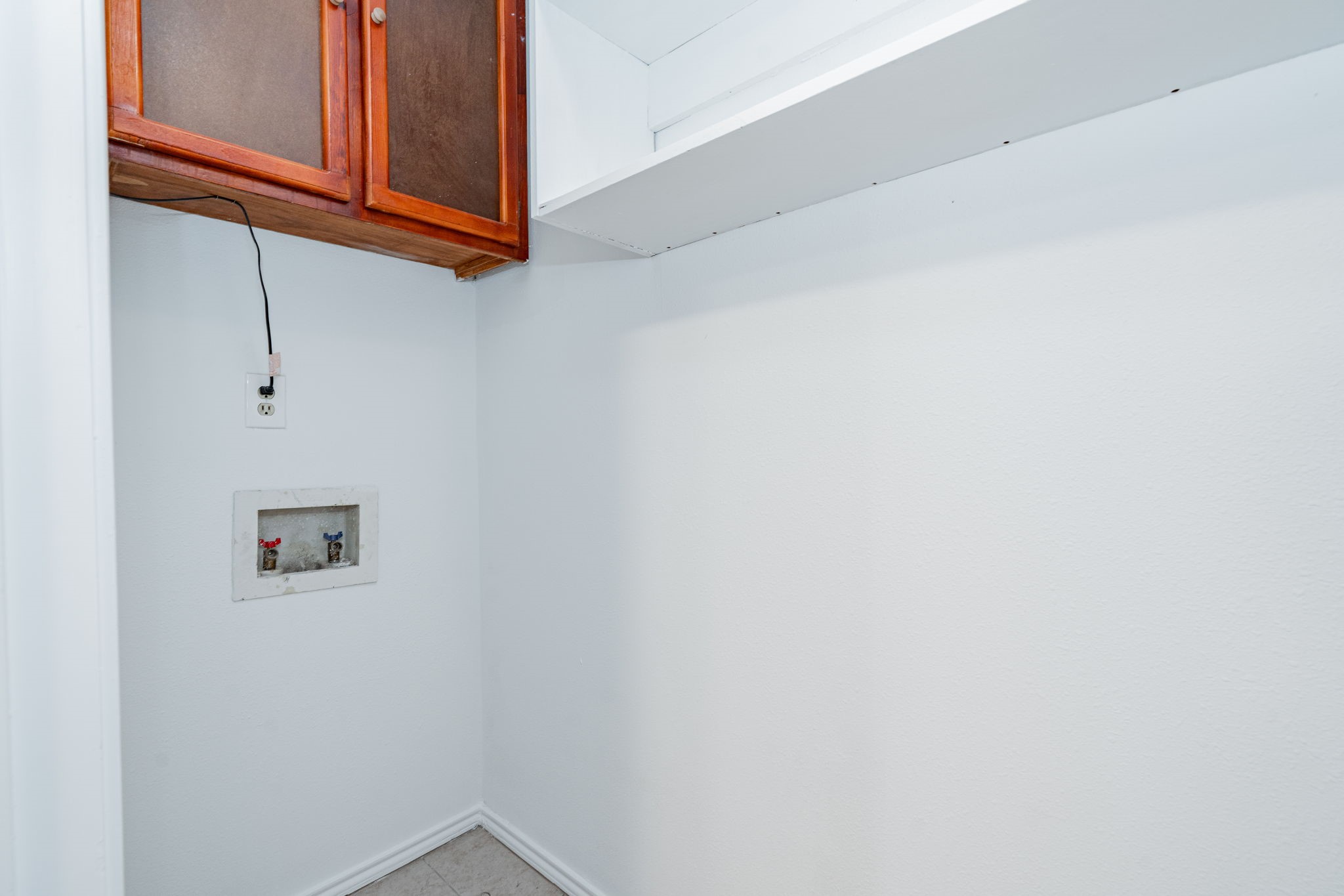 2512 Brook Hollow Court