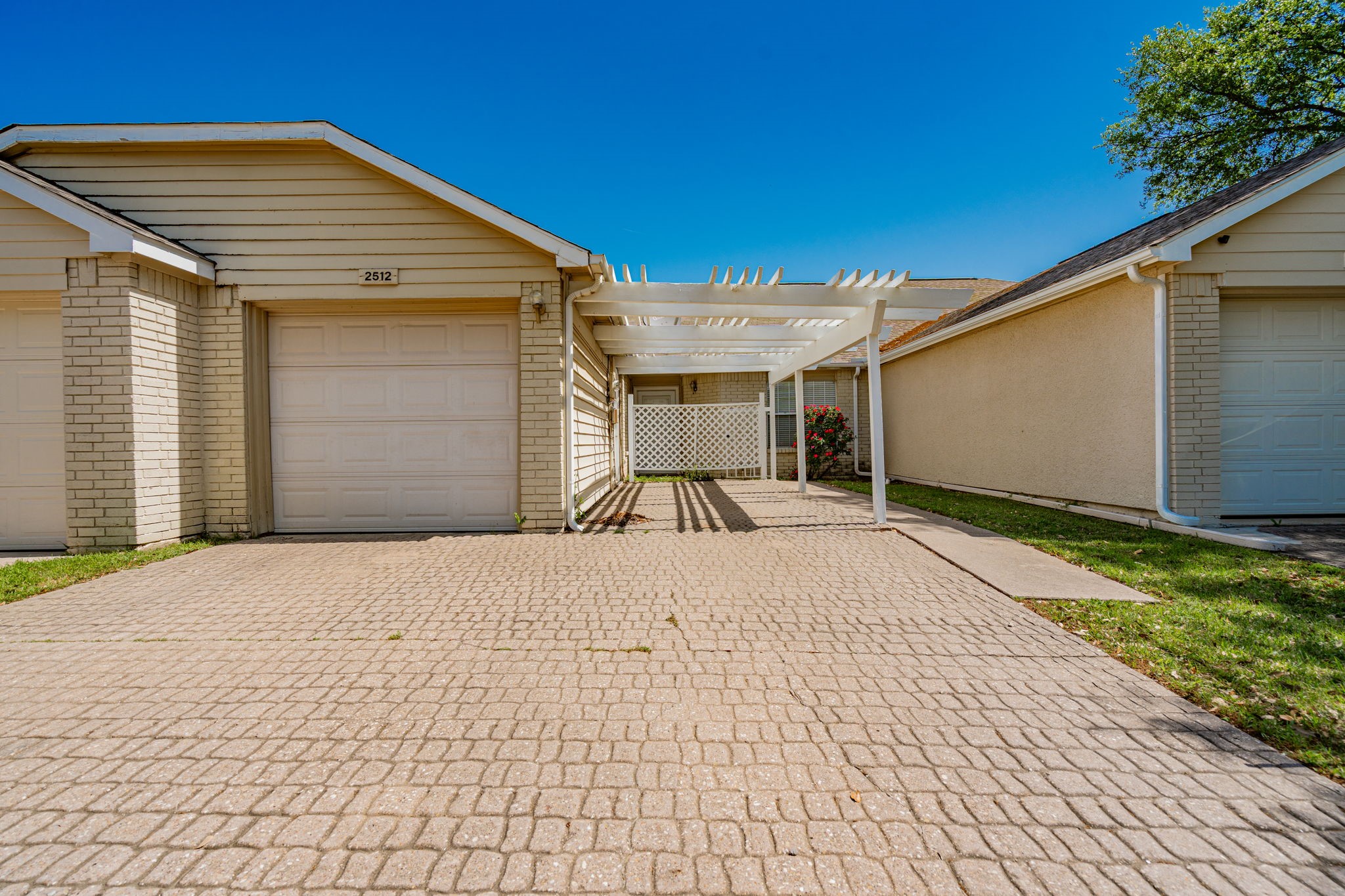 2512 Brook Hollow Court