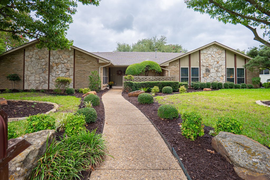 7326 Hillwood Lane