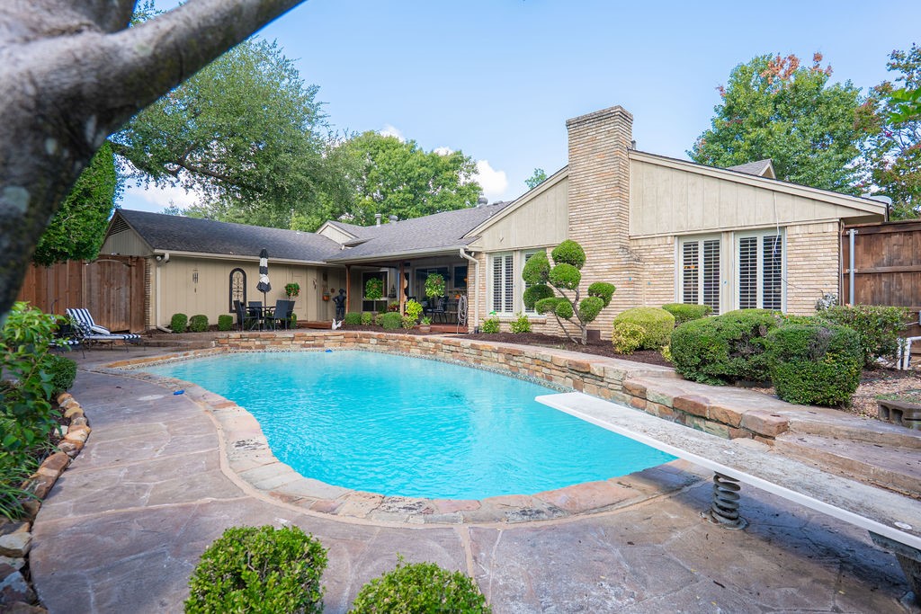 7326 Hillwood Lane
