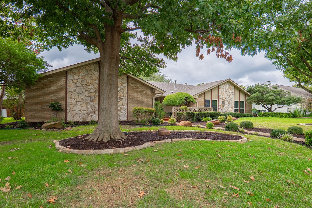7326 Hillwood Lane