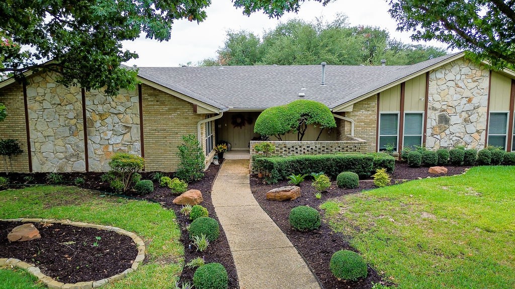 7326 Hillwood Lane