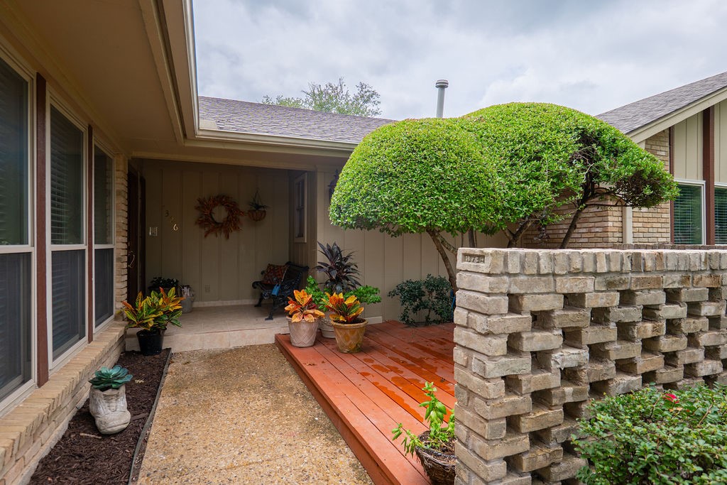 7326 Hillwood Lane