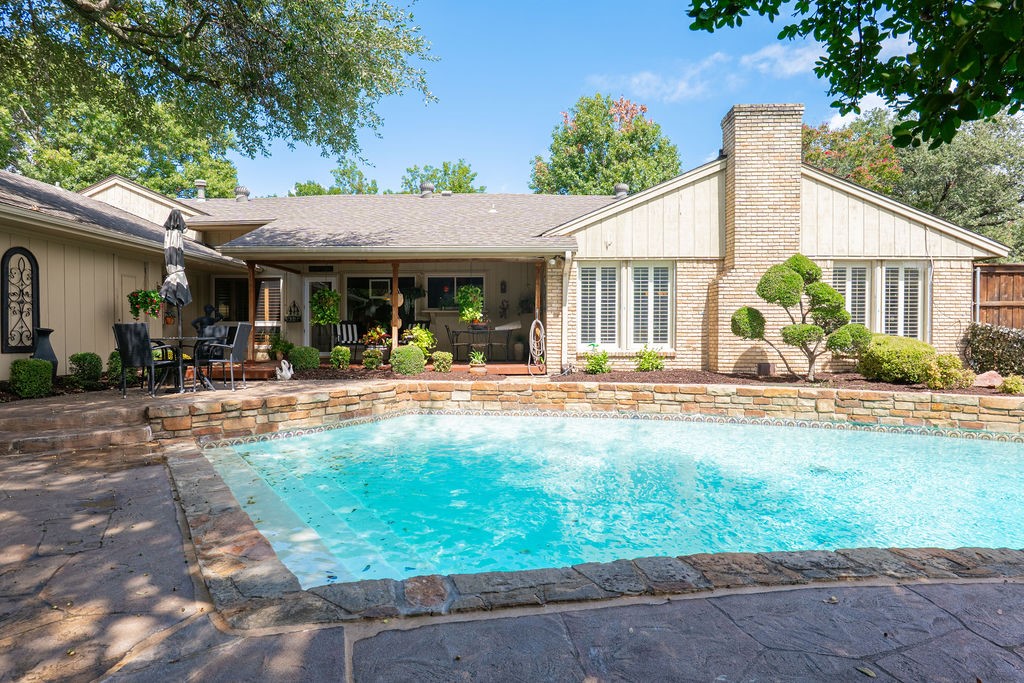 7326 Hillwood Lane