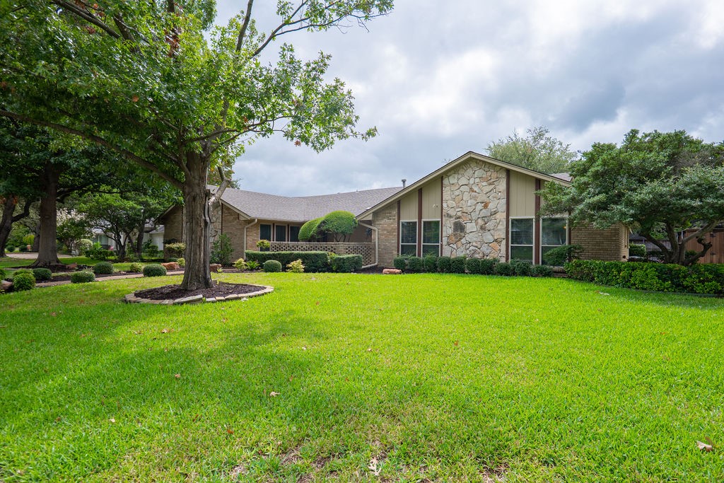 7326 Hillwood Lane
