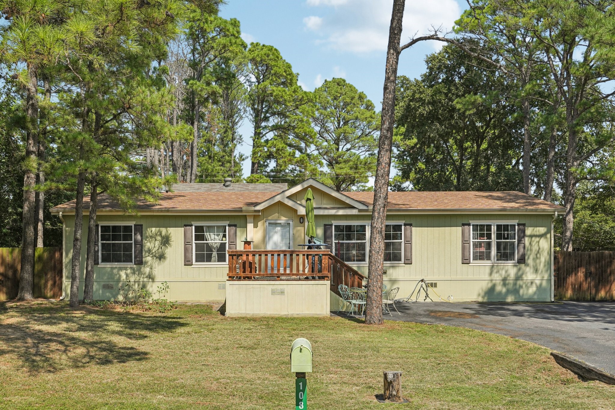 1088 Westpark Circle S